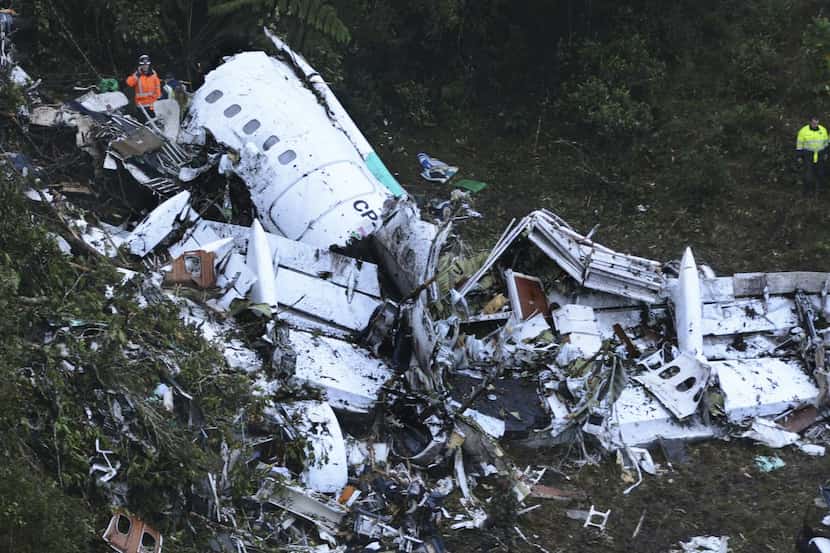 Restos del avión accidentado en una montaña cercana a Medellín, Colombia(AP)

