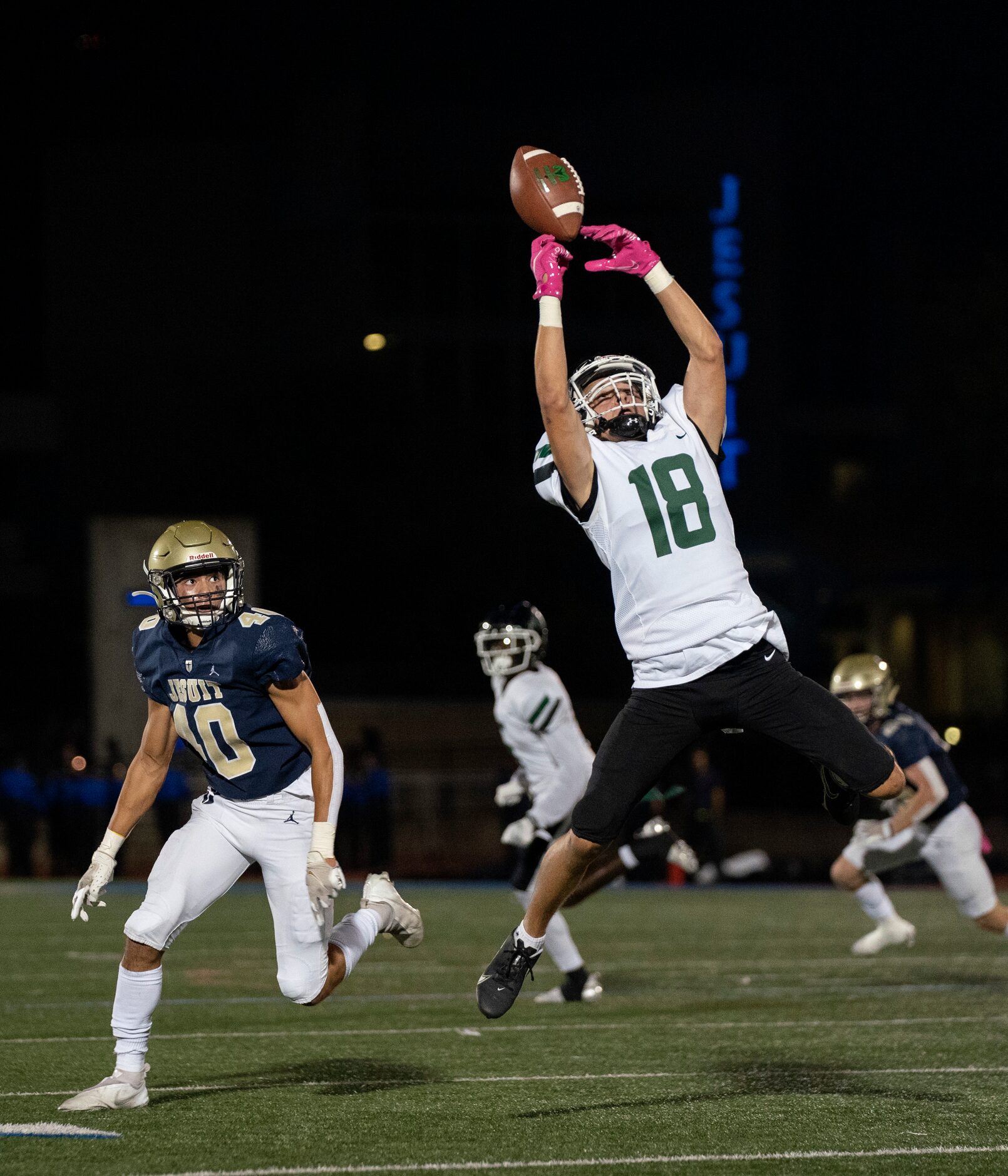 Richardson Berkner senior wide receiver Nick Tignor (18) cannot make the catch as Jesuit...