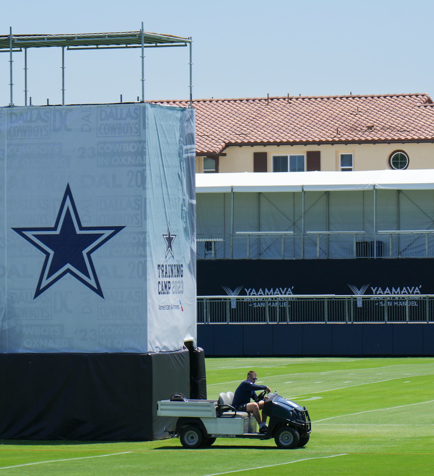 Cowboys' Jerry Jones responds to upset Oxnard neighbors dealing with  obstructed views