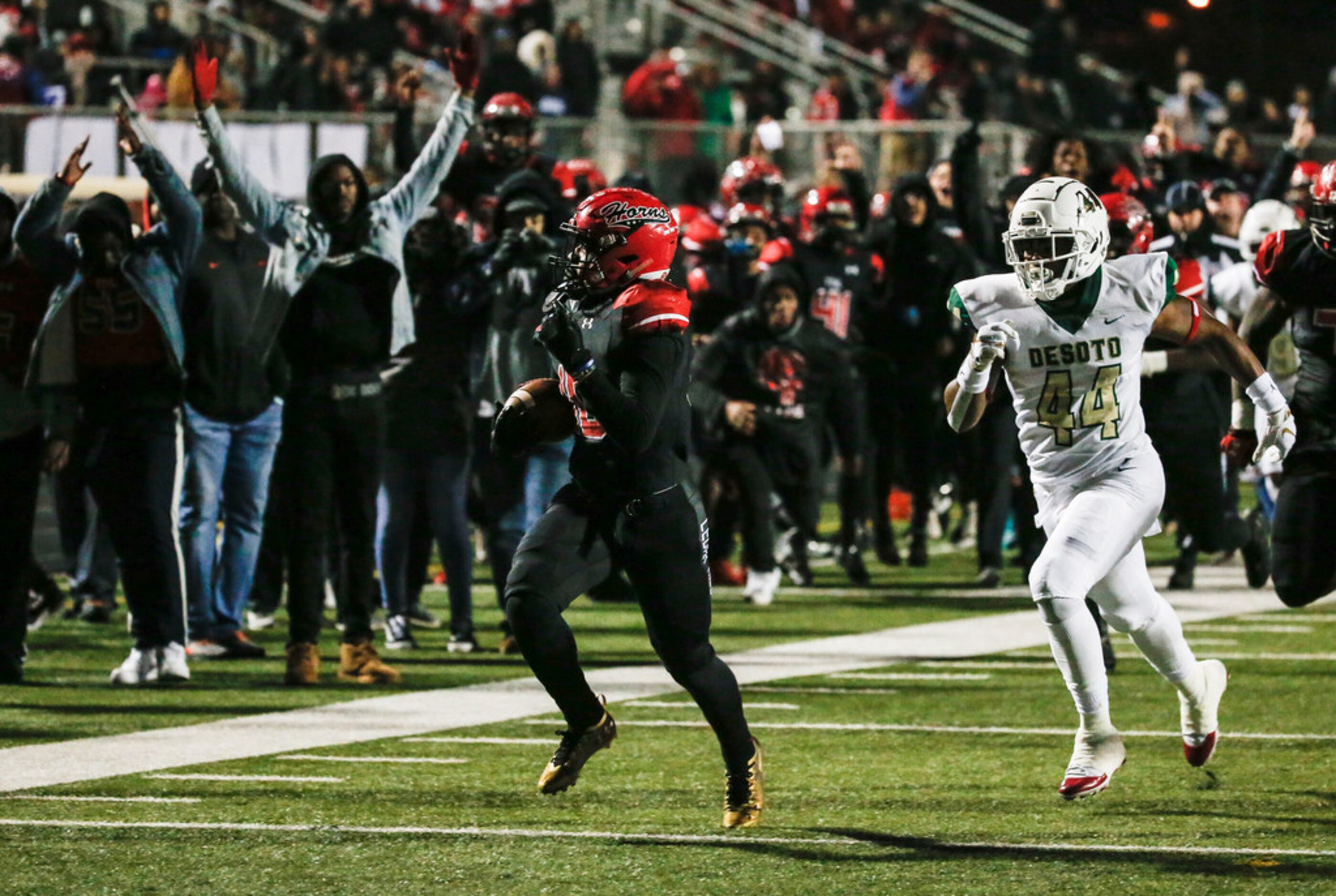 Cedar Hill running back Corrie Allen (10) scores past DeSoto linebacker DeMarcus Jackson...