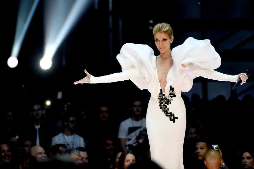 La cantante Céline Dion ha vendido más de 250 millones de álbumes en todo el mundo, y ha...