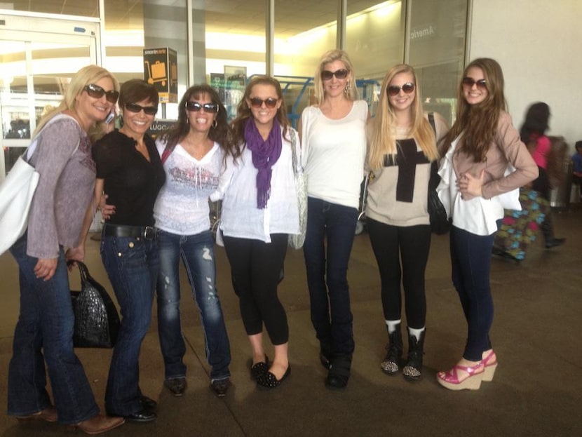 Cynthia Davis and Alexandra Davis (far right) bookend the cast of season 3 of Big Rich Texas...