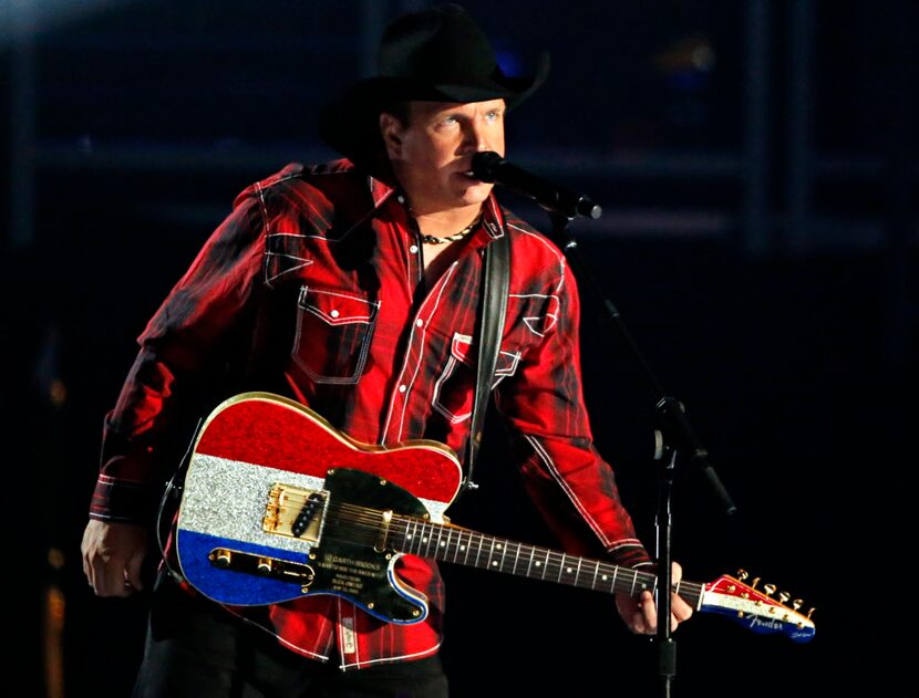 Garth Brooks performs during the 2015 Academy of Country Music Awards Sunday, April 19, 2015...