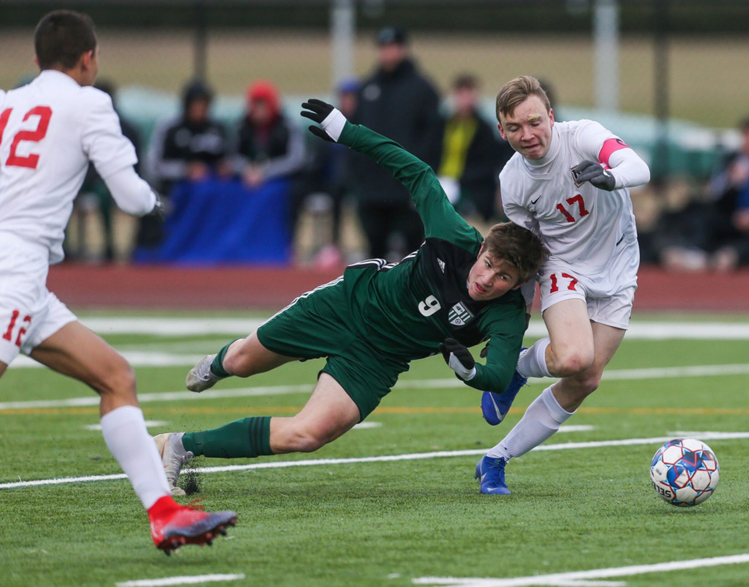 Allen's Jackson Jarboe (17) drives past Prosper's Jack Simonini (9) during Prosper's 1-0 win...