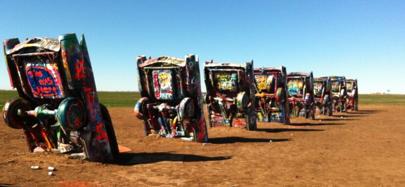 Al Oeste de Amarillo, cerca de la histórica Ruta 66, se puede ver este legendario rancho de...