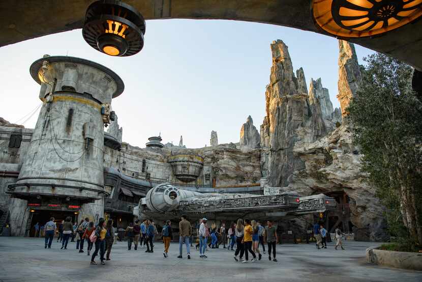 The Star Wars: Galaxy's Edge expansion lets Disneyland parkgoers visit the Millennium Falcon...