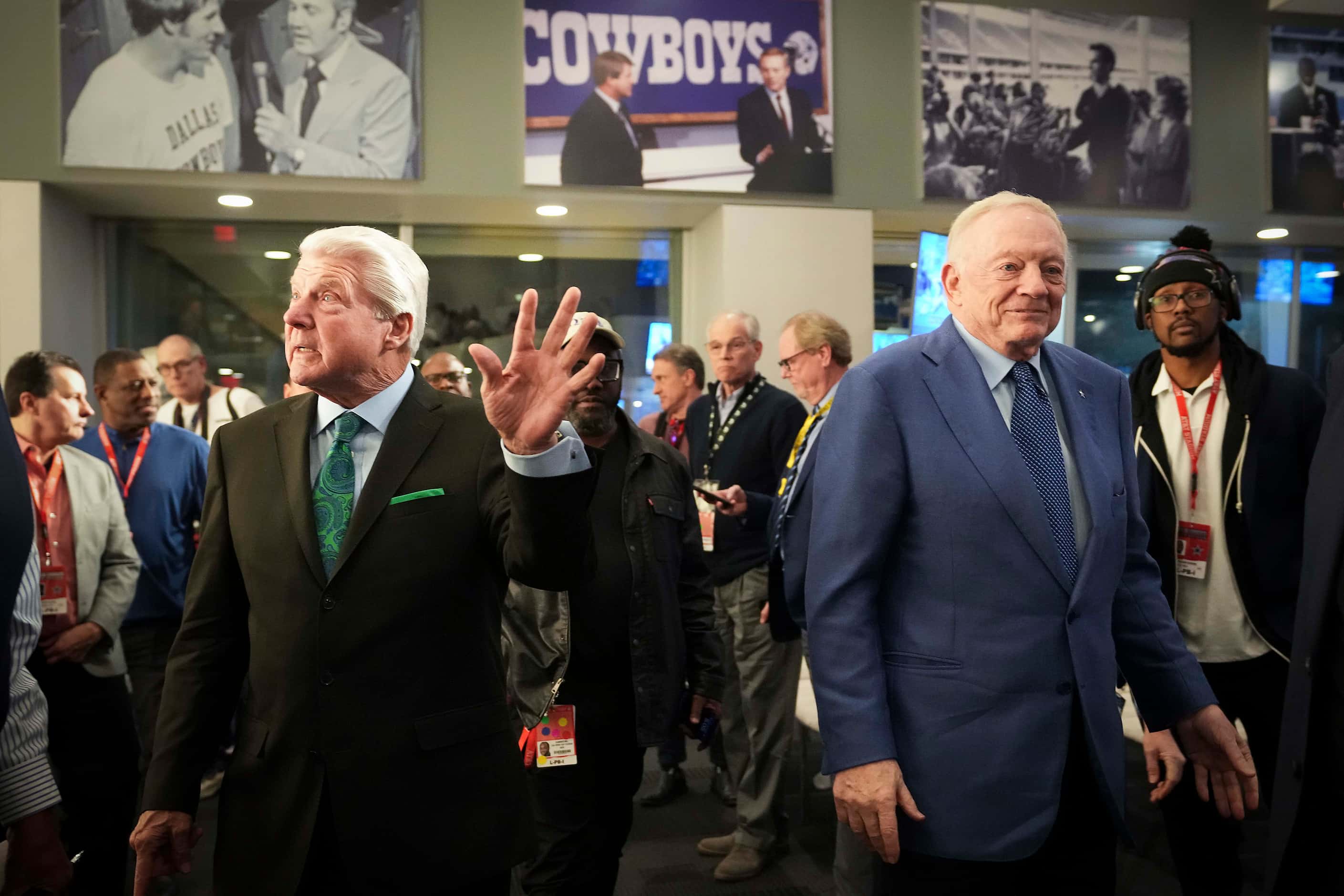 Former Dallas Cowboys coach Jimmy Johnson (left) and Cowboys owner and general manager Jerry...