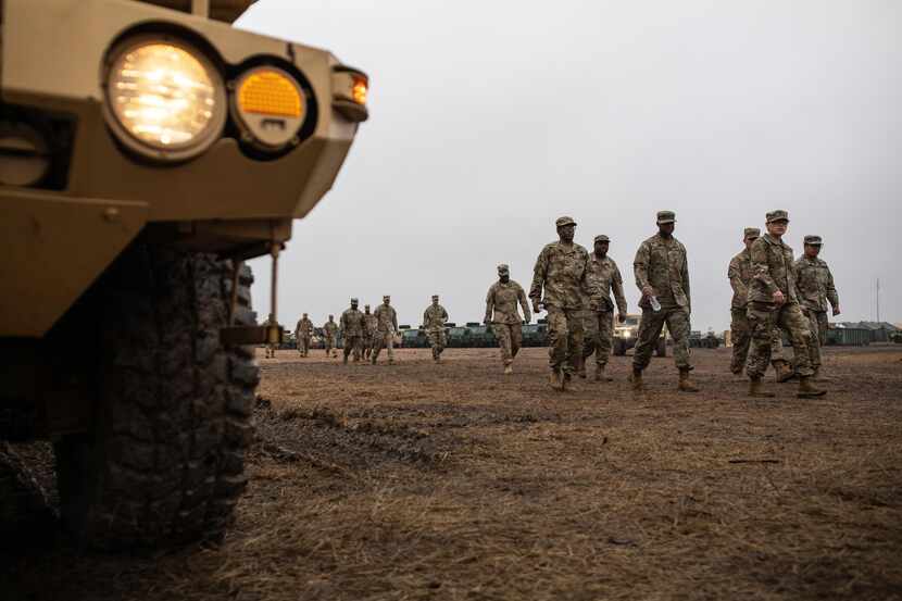 Soldados del Ejército de Estados Unidos se instalaron en noviembre cerca del cruce...