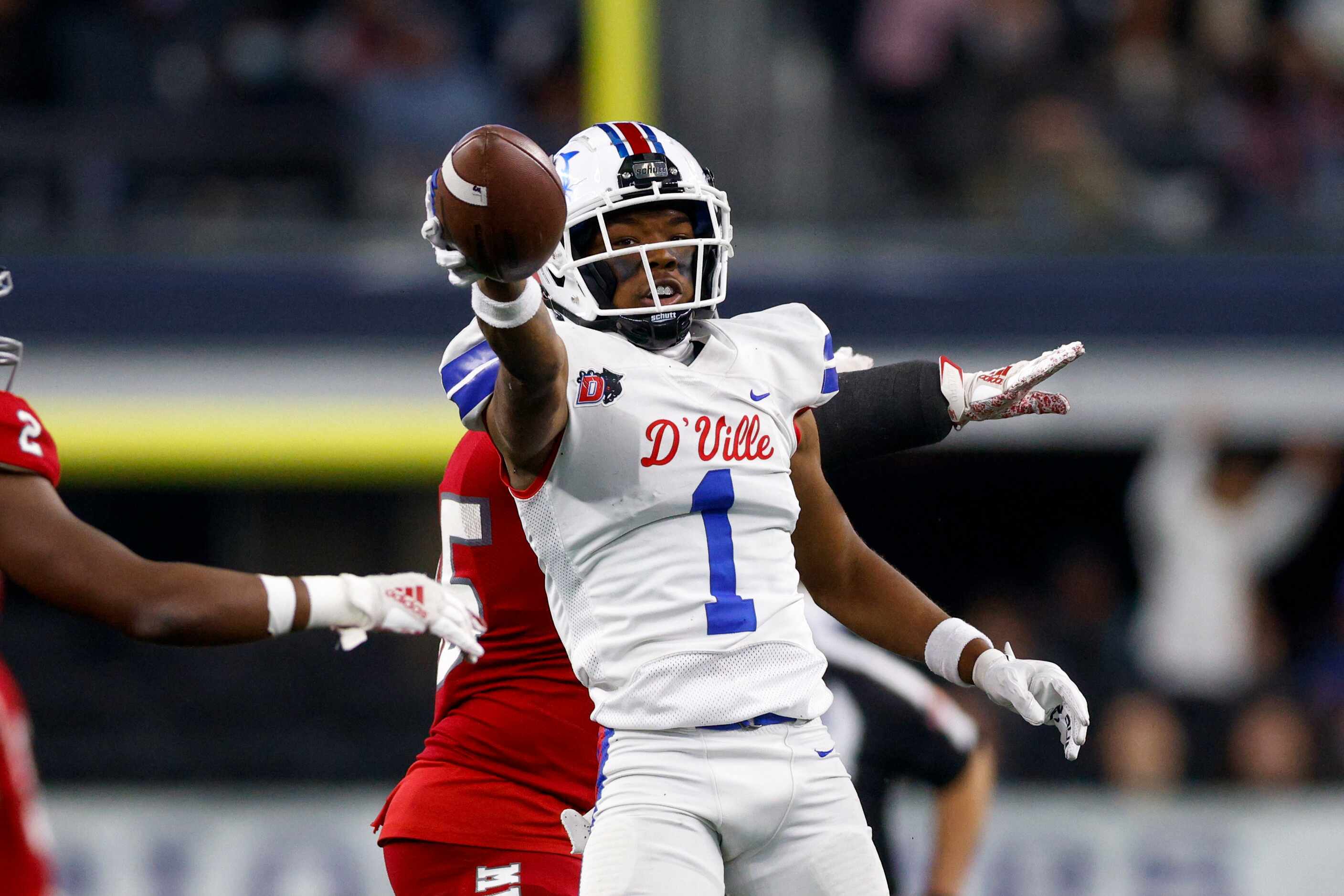 Duncanville wide receiver Lontrell Turner (1) celebrates a catch during the first quarter of...