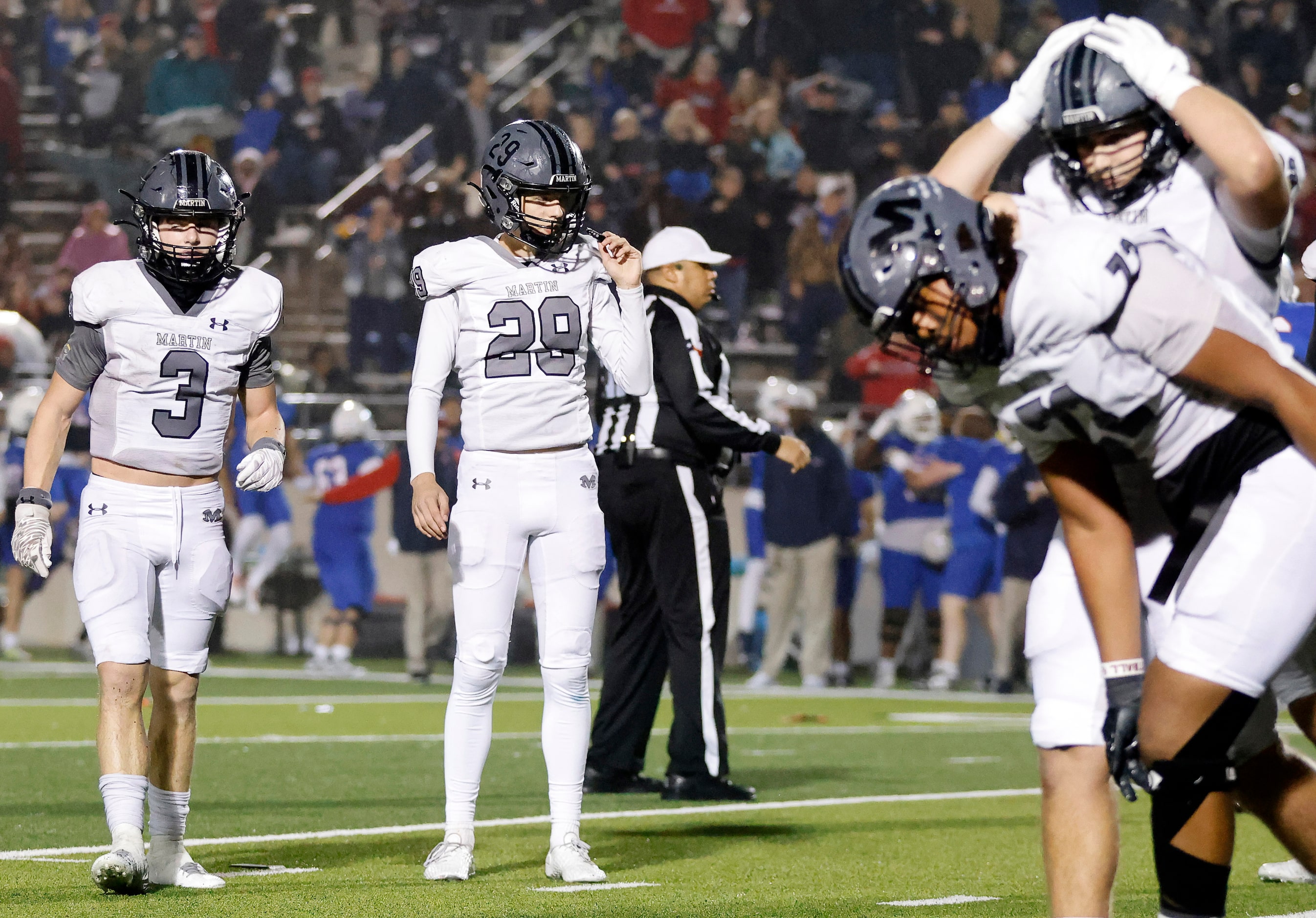 Arlington Martin (29) missed a last minute field goal that would have won the game in...