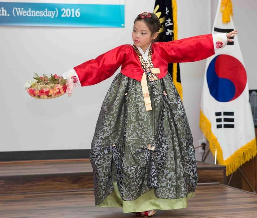 
A young dancer performed at the opening ceremony Wednesday for the World Arirang Artist...