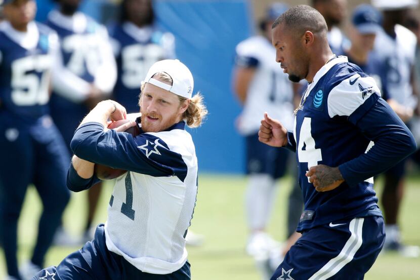 Dallas Cowboys wide receiver Cole Beasley (11) runs up the field with the ball as Dallas...