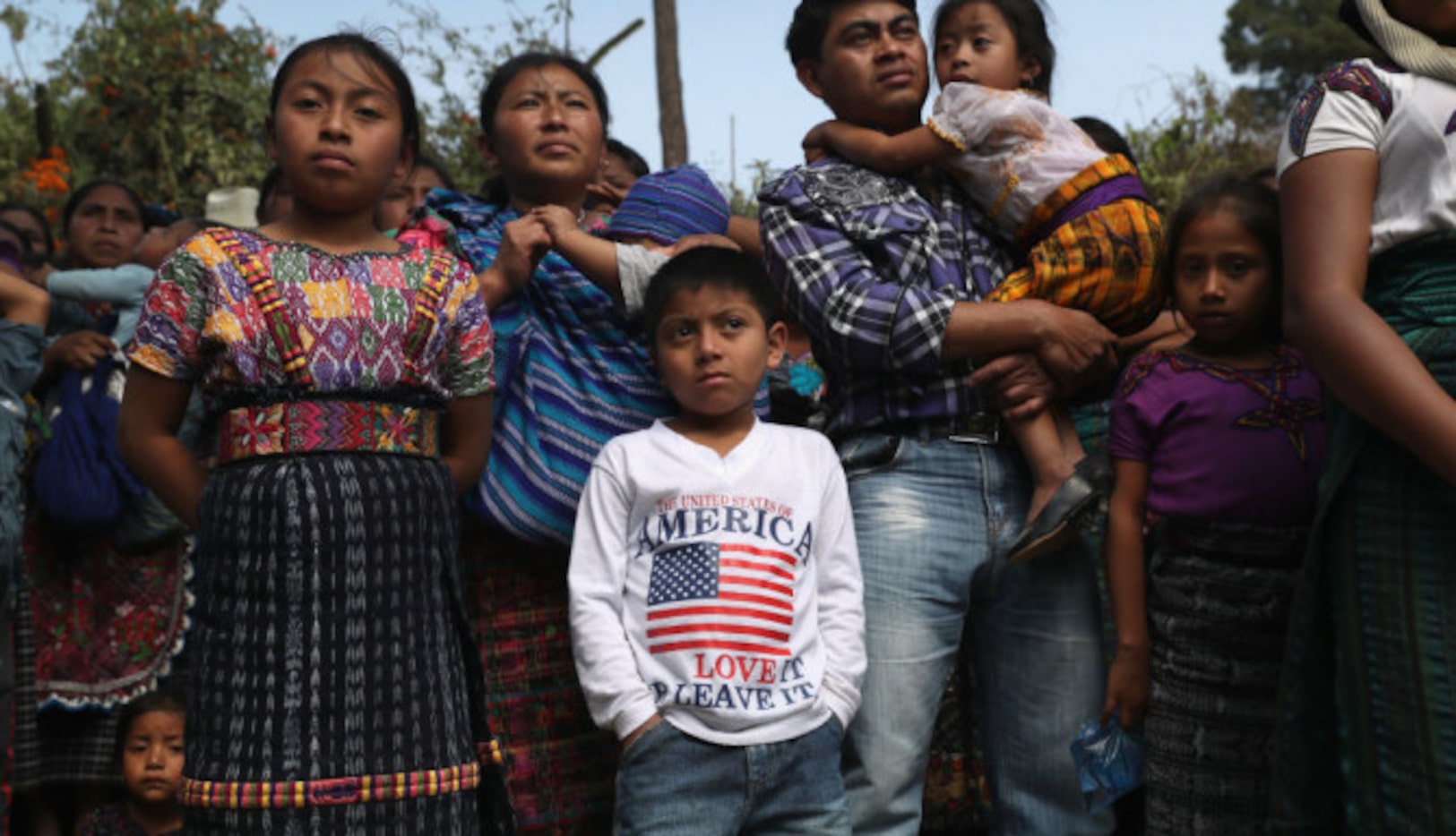 
				SAN JUAN SACATEPEQUEZ, GUATEMALA. Más de 2,000 personas caminaron en el cortejo fúnebre...