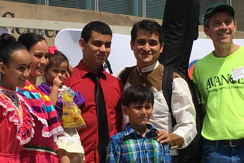 La familia Ramírez quedó en segundo lugar durante el concurso “Mero, Mero” infantil en el...