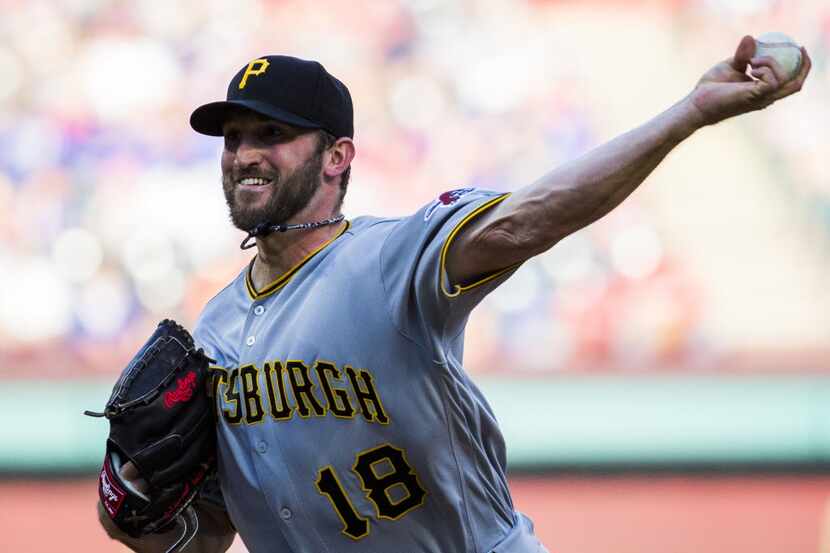 Pittsburgh Pirates starting pitcher Jonathon Niese (18) pitches during the first inning of...