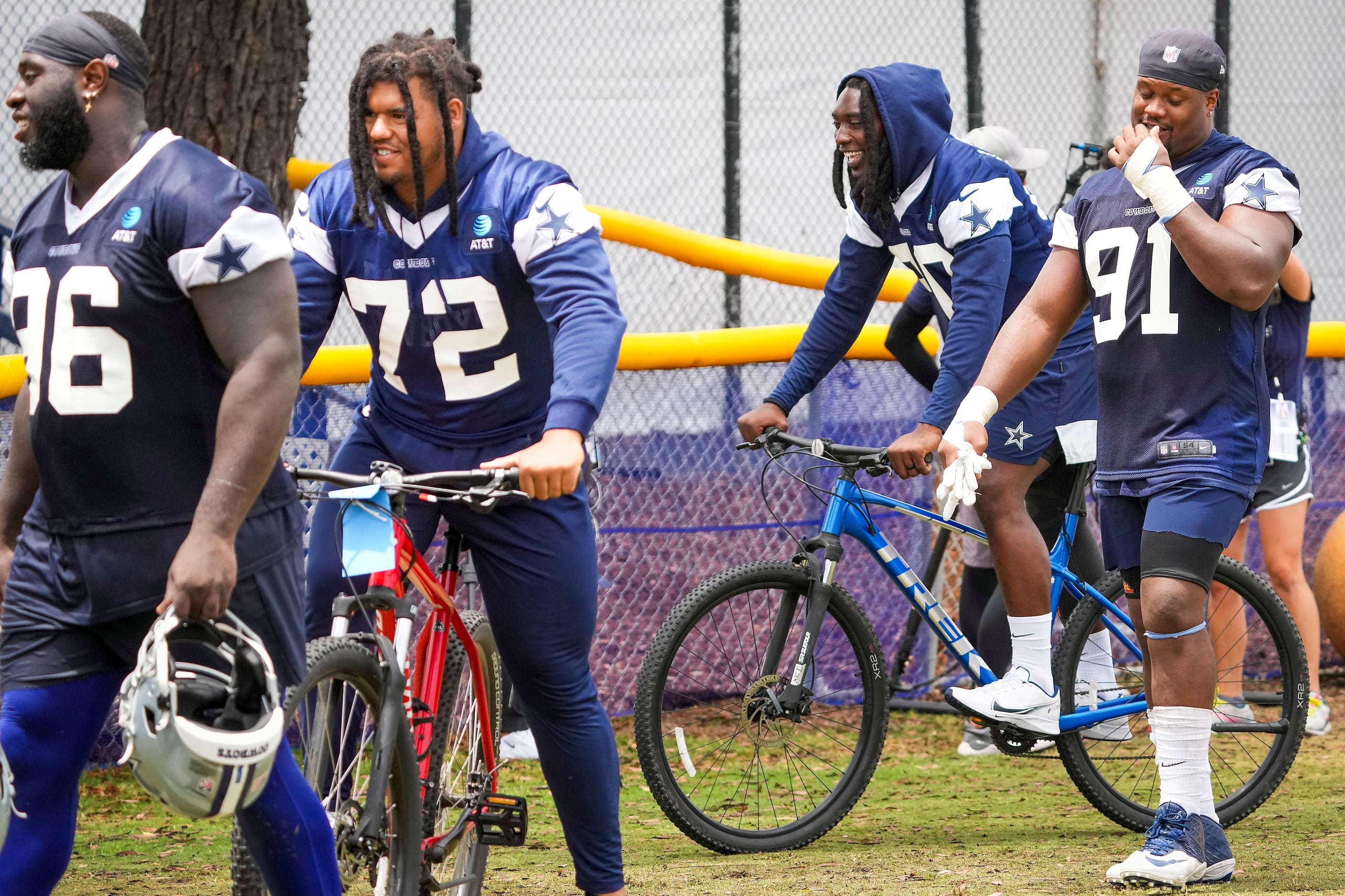 Cowboys announce new Arctic Cowboys jersey helmet combo for Titans game on  12/29 : r/cowboys