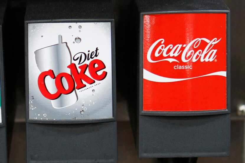 Coca-Cola ha sido un constante patrocinador en los partidos por el juego por campeonato de...