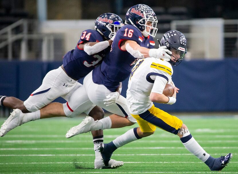 Highland Park quarterback Chandler Morris (4) is brought down by Denton Ryan linebacker ...