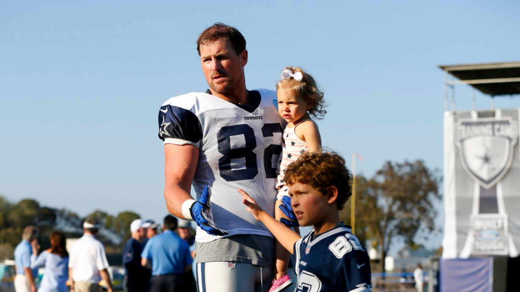 Dallas Cowboys tight end Jason Witten (82) plays with his kids following afternoon practice...