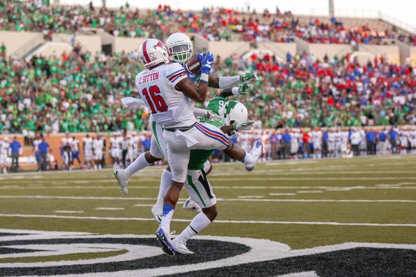 September 3, 2016: SMU Mustangs wide receiver Courtland Sutton (16) catches a touchdown pass...