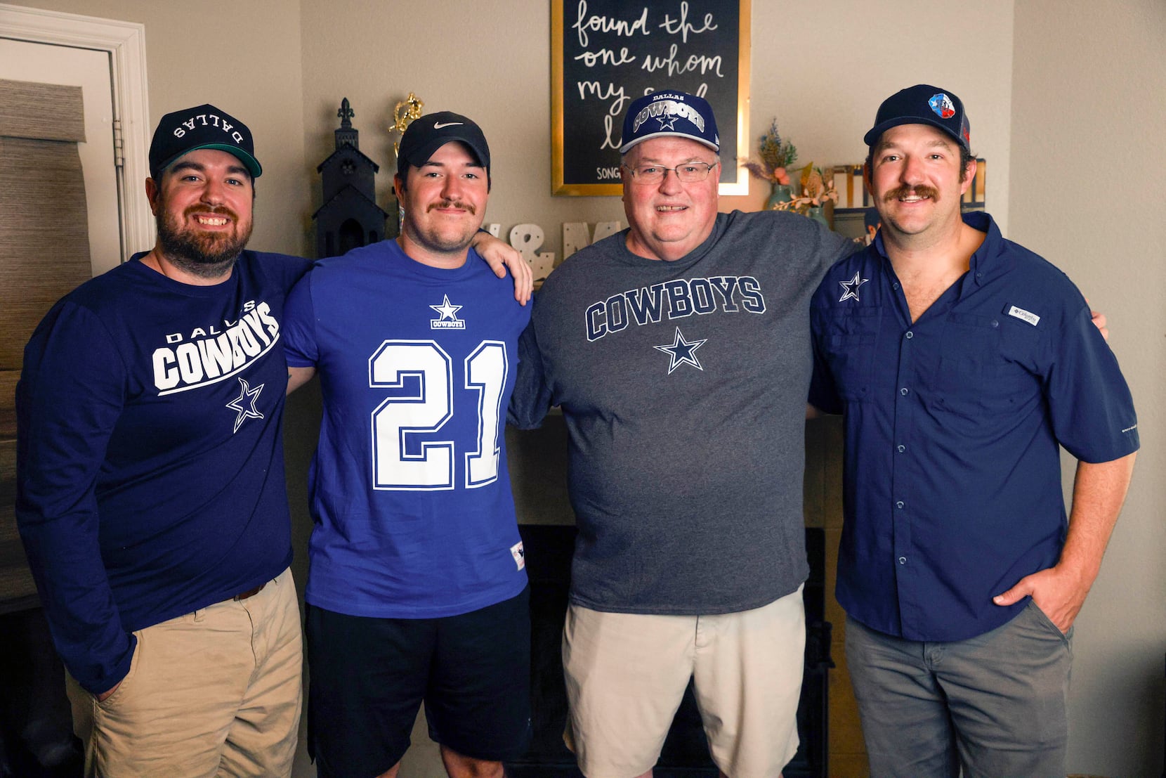 DALLAS COWBOYS 1960's VINTAGE CAP WITH ROUND