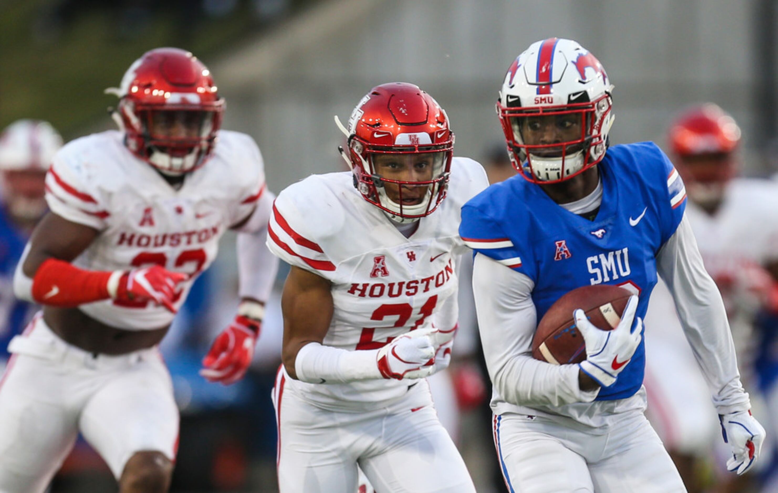 Athlon Sports' bowl predictions have Texas missing the playoff