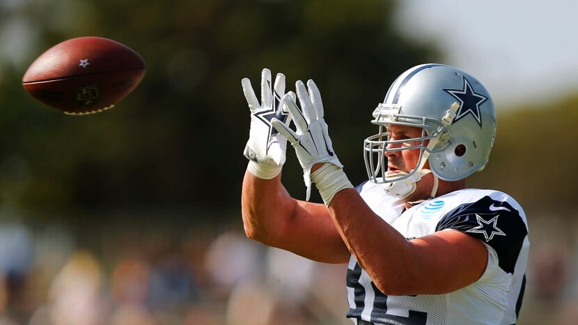 Dallas Cowboys tight end Jason Witten (82) pulls in a Tony Romo pass during afternoon...