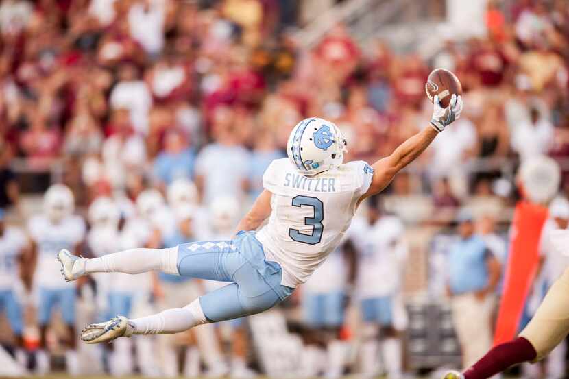 TALLAHASSEE, FL - OCTOBER 01: Ryan Switzer #3 of the North Carolina Tar Heels stretches out...