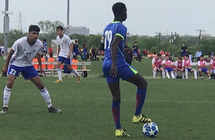 Emmanuel Awuah playing Bechem United FC U17s against Solar SC in the 2019 Dallas Cup.
