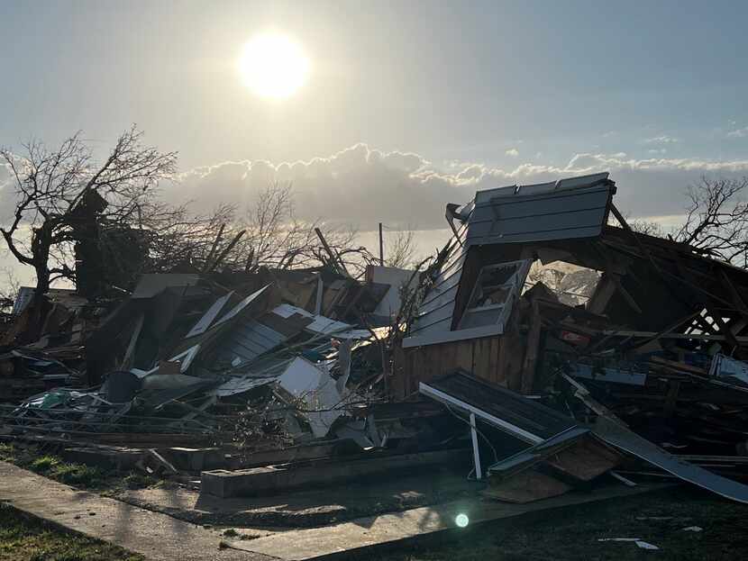 Una casa cerca de  Bowie destrozada por un tornado el 21 de marzo de 2022.