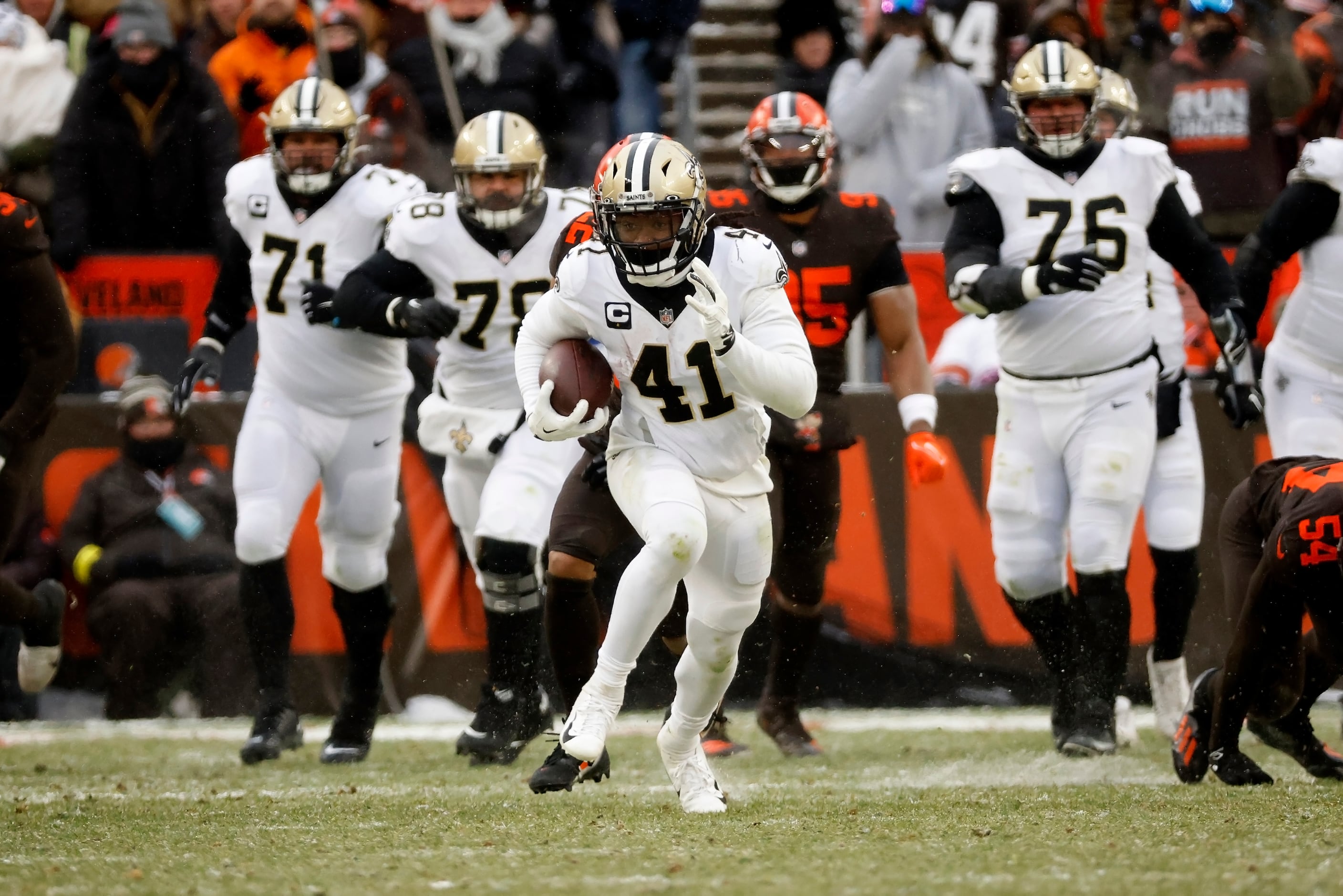 SportsDay's expert NFL picks for Week 17: Saints-Eagles, 49ers