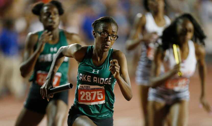 Mansfield Lake Ridge's Taylor Hayes (2875) competes in the class 5A girls 4x400-meter relay...