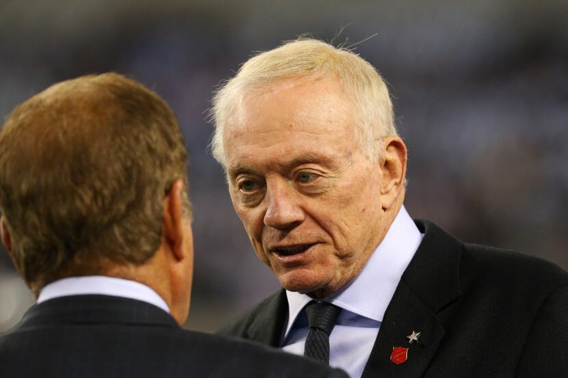 Owner Jerry Jones of the Dallas Cowboys talks to  NBC sportscaster Al Michaels prior to the...