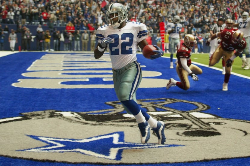 Dallas running back Emmitt Smith scores the first of two TDs, this one in the third quarter...