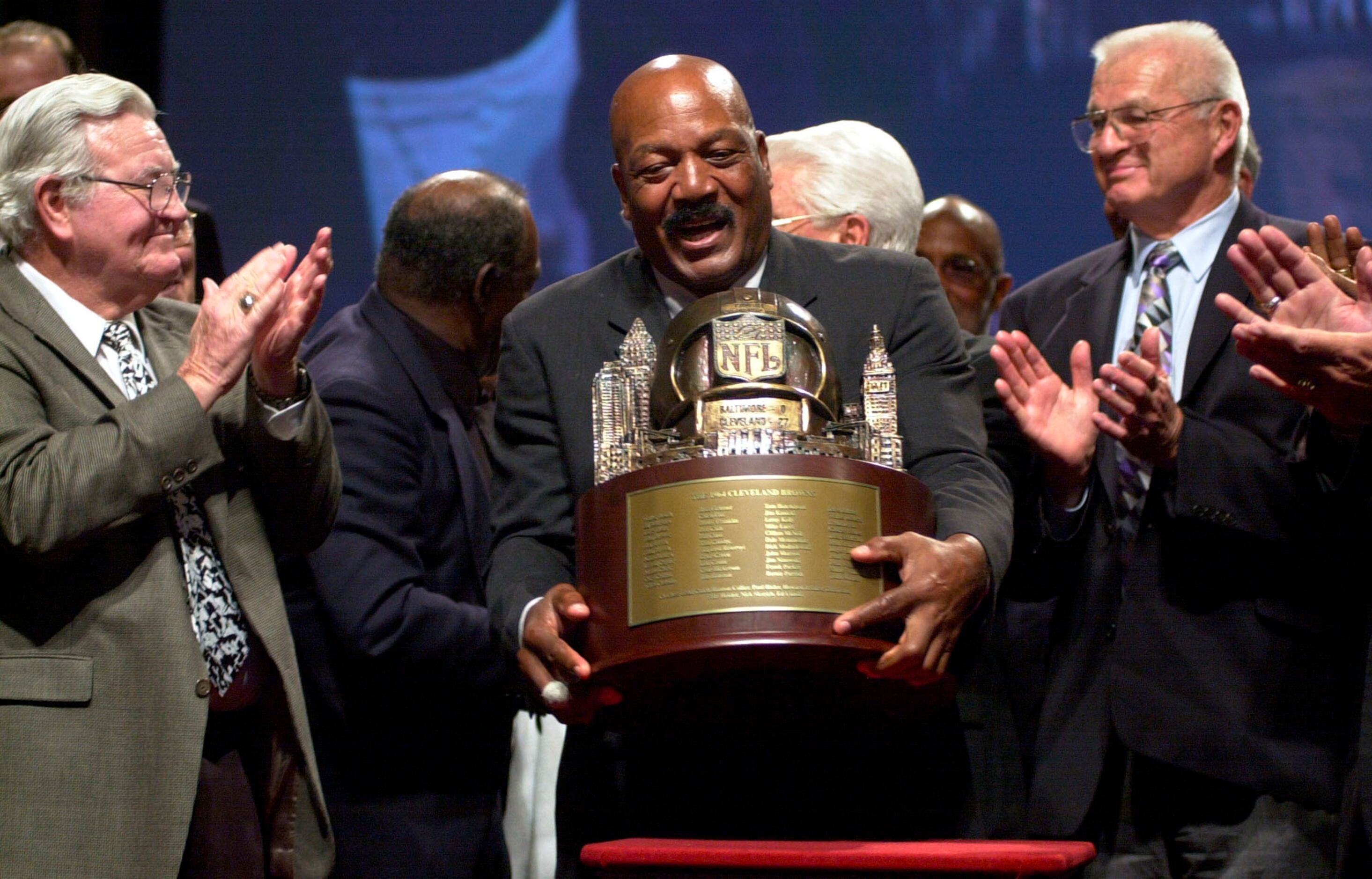 Jim Brown, legendary NFL running back and civil rights pioneer, dead at 87  - Good Morning America