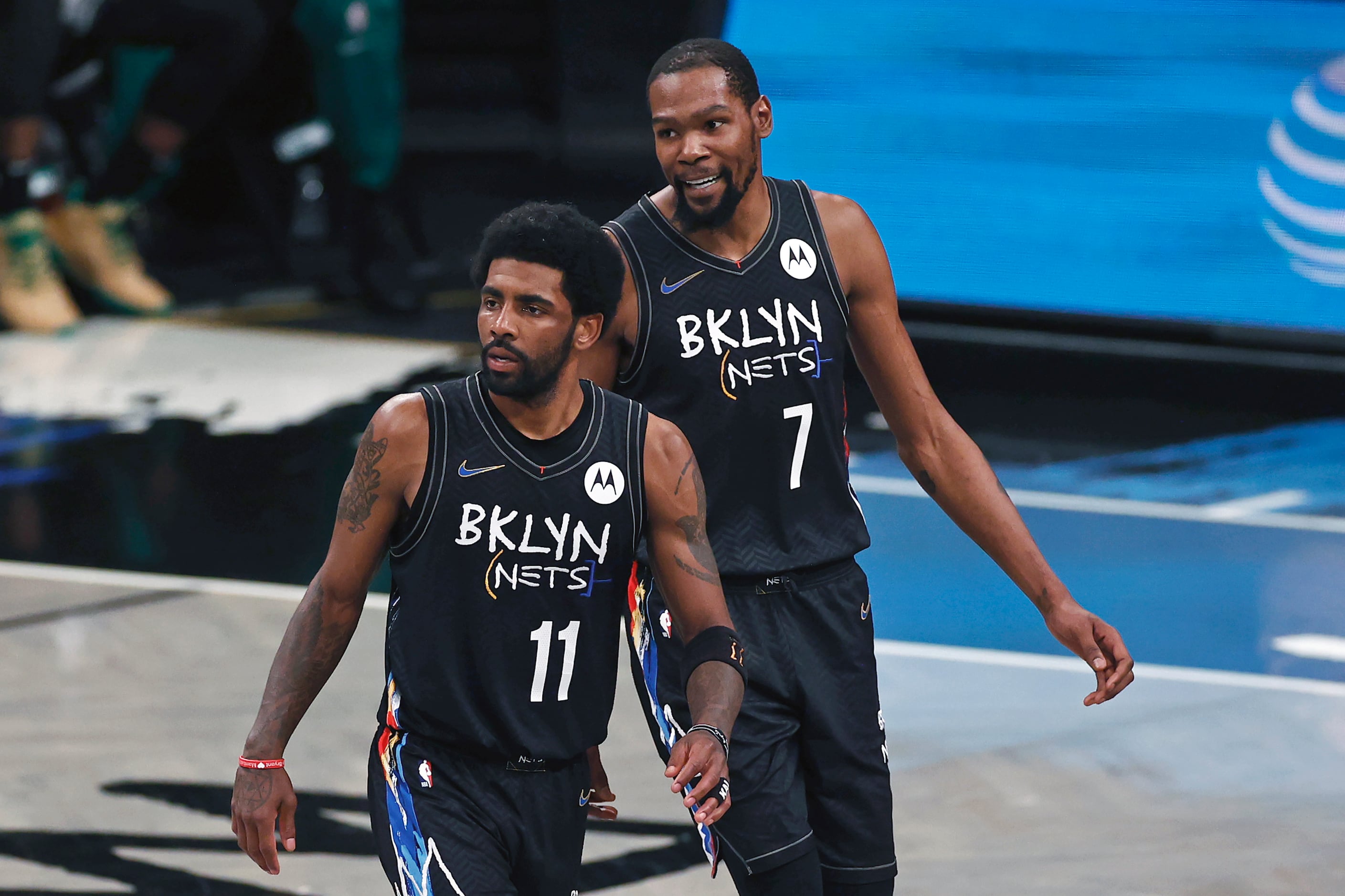Nike Basketball NBA Brooklyn Nets Kyrie Irving t-shirt in black