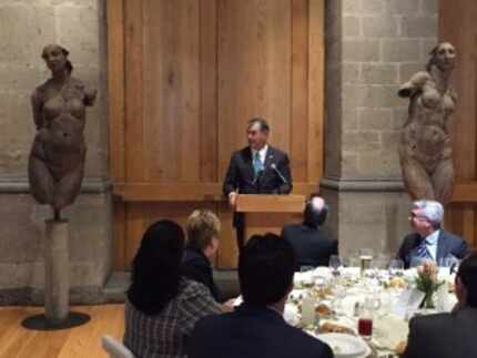  Mayor Mike Rawlings speaks at a lunch event in Mexico City. (Tristan Hallman/Staff)