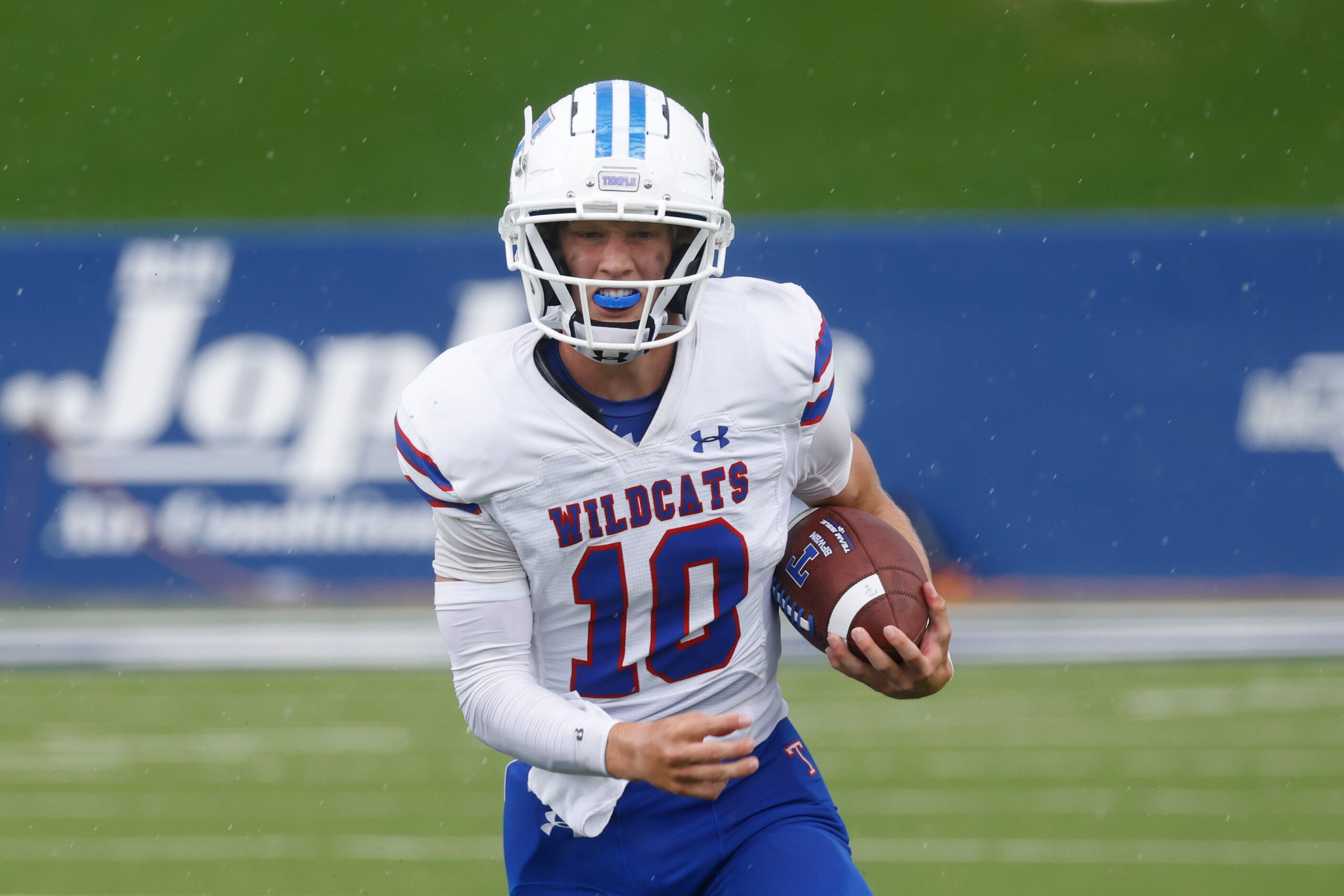 Temple High’s QB Reese Rumfield (10) during 
season-opening football game against McKinney...