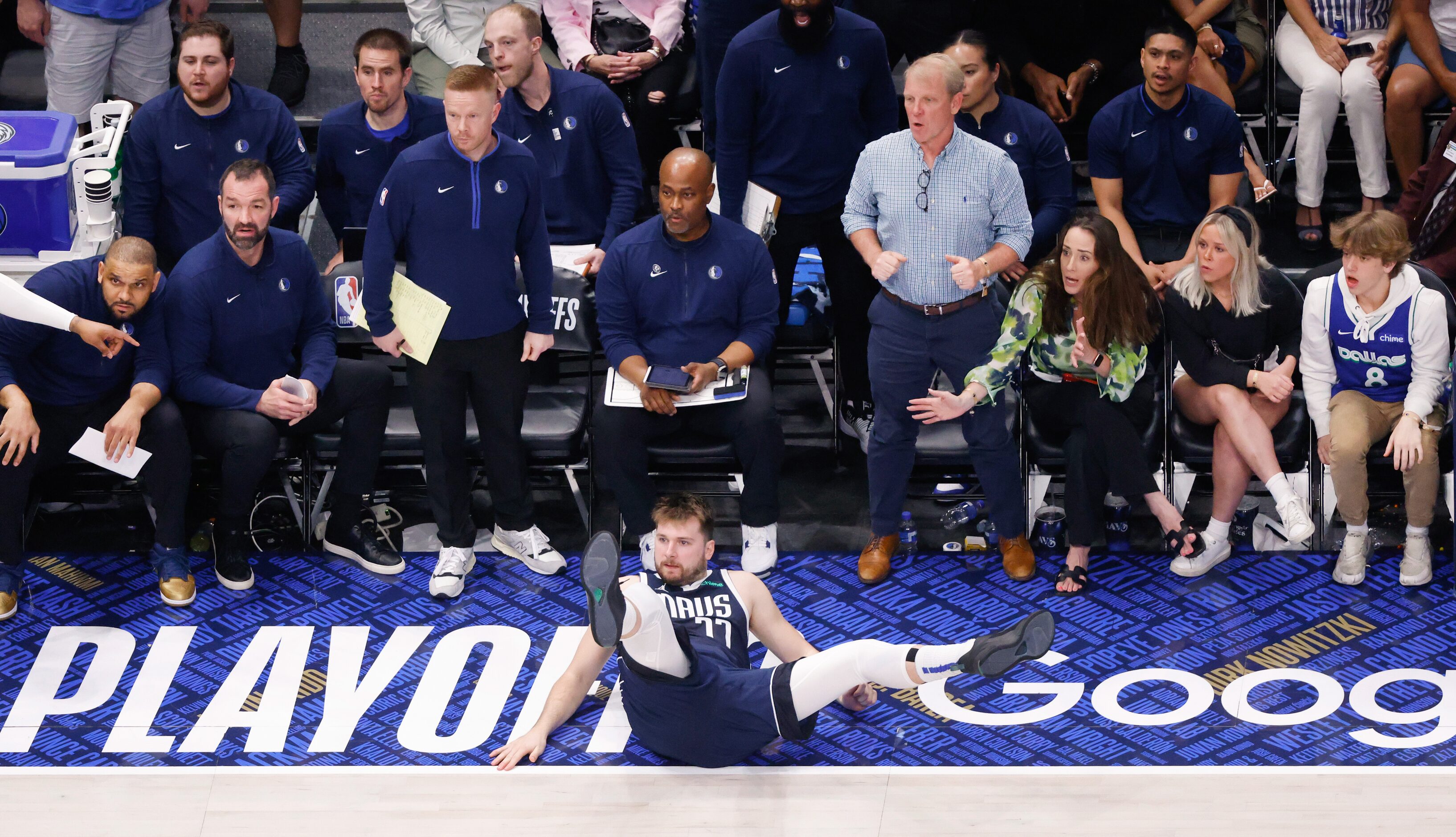 Dallas Mavericks guard Luka Doncic (77) watches his falling, fourth quarter three-pointer...