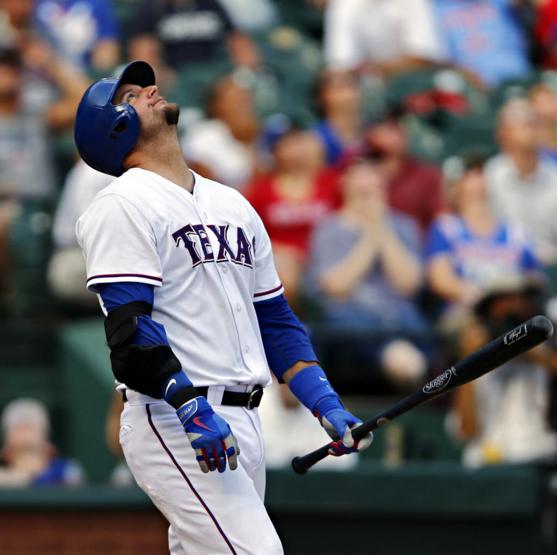 10 things you might not know about Rangers catcher A.J. Pierzynski