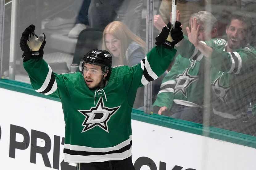 Dallas Stars center Logan Stankoven (11) celebrates after scoring during the second period...