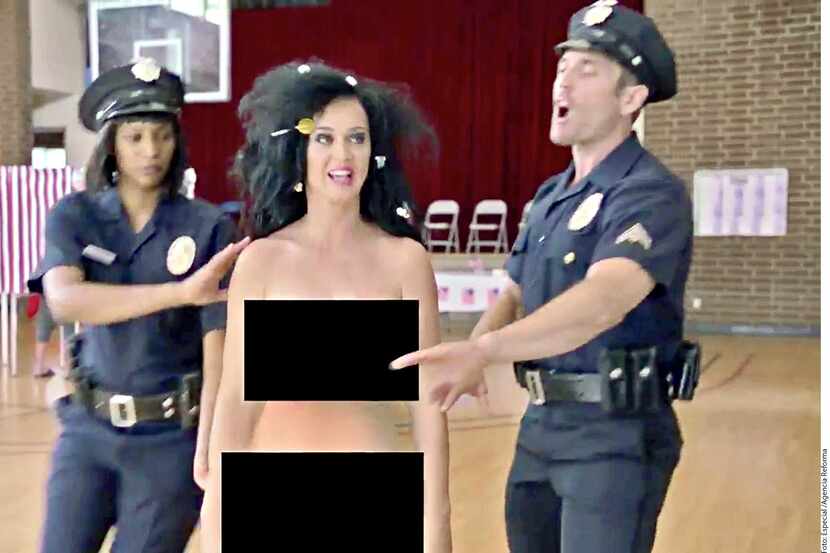 Katy Perry aparece despeinada y sin ropa en el video en el que exhorta a sus fans a votar en...