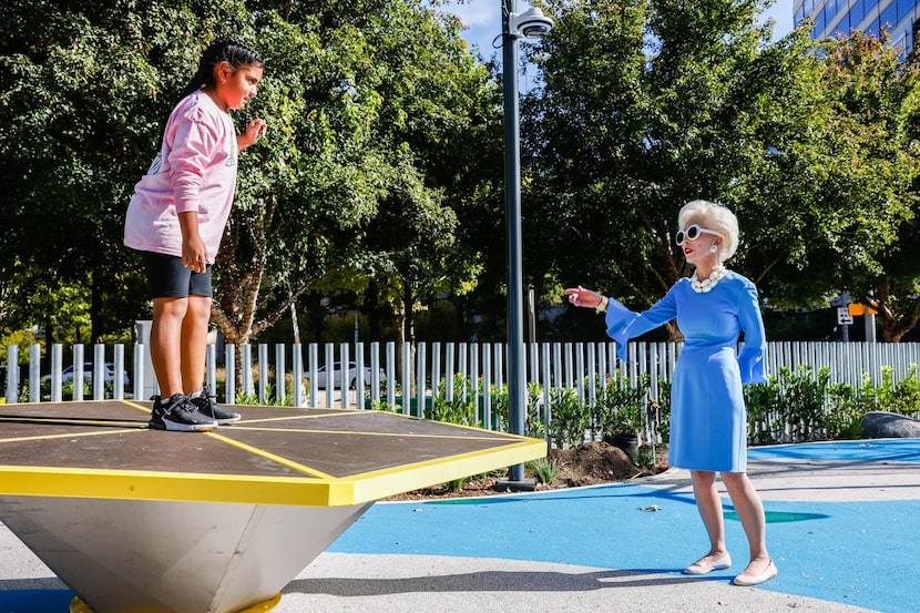 Sheila Grant chats with a Mia Muñoz, 8, at the Sheila and Jody Grant Children’s Park at...