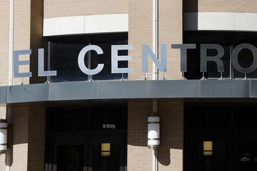 Oficiales de El Centro College anunciaron cambios de lugares y horarios temporales el lunes...
