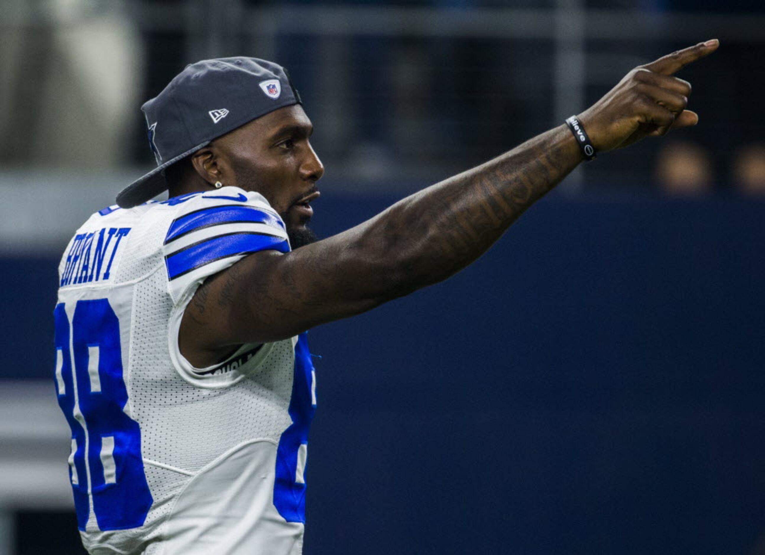 Should the Houston Texans ignore or welcome Dez Bryant?