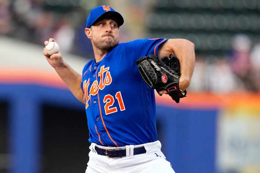 Max Scherzer, de los Mets de Nueva York, lanza en el juego del jueves 29 de junio de 2023,...