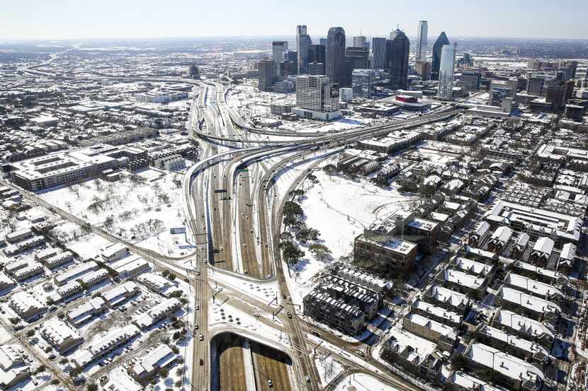 Dallas no ha recibido una importante cantidad de nieve desde el 2015. El miércoles se...