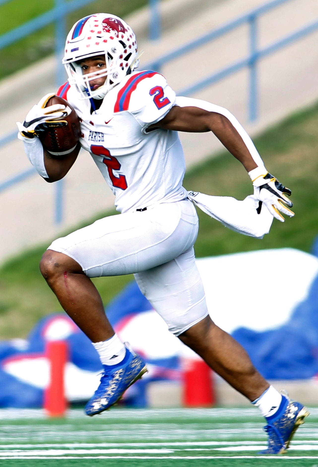 Parsh Episcopal running back Andrew Paul (2) cuts to the outside before sprinting for a long...