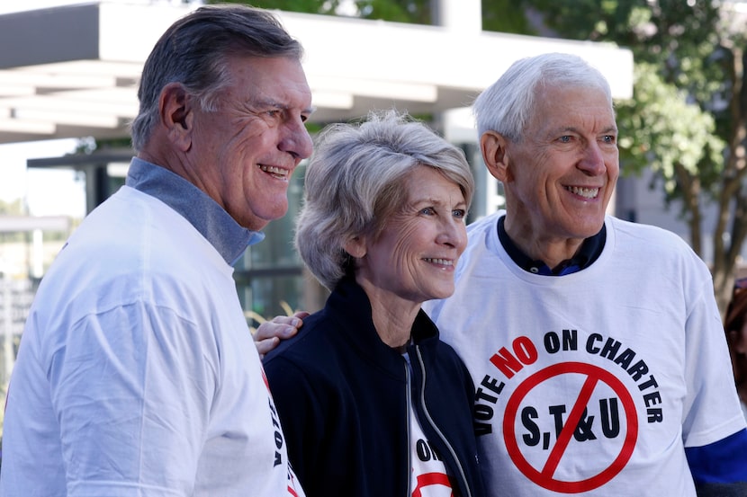 Former Dallas Mayors Mike Rawlings, from left, Laura Miller and Tom Leppert, pose for a...