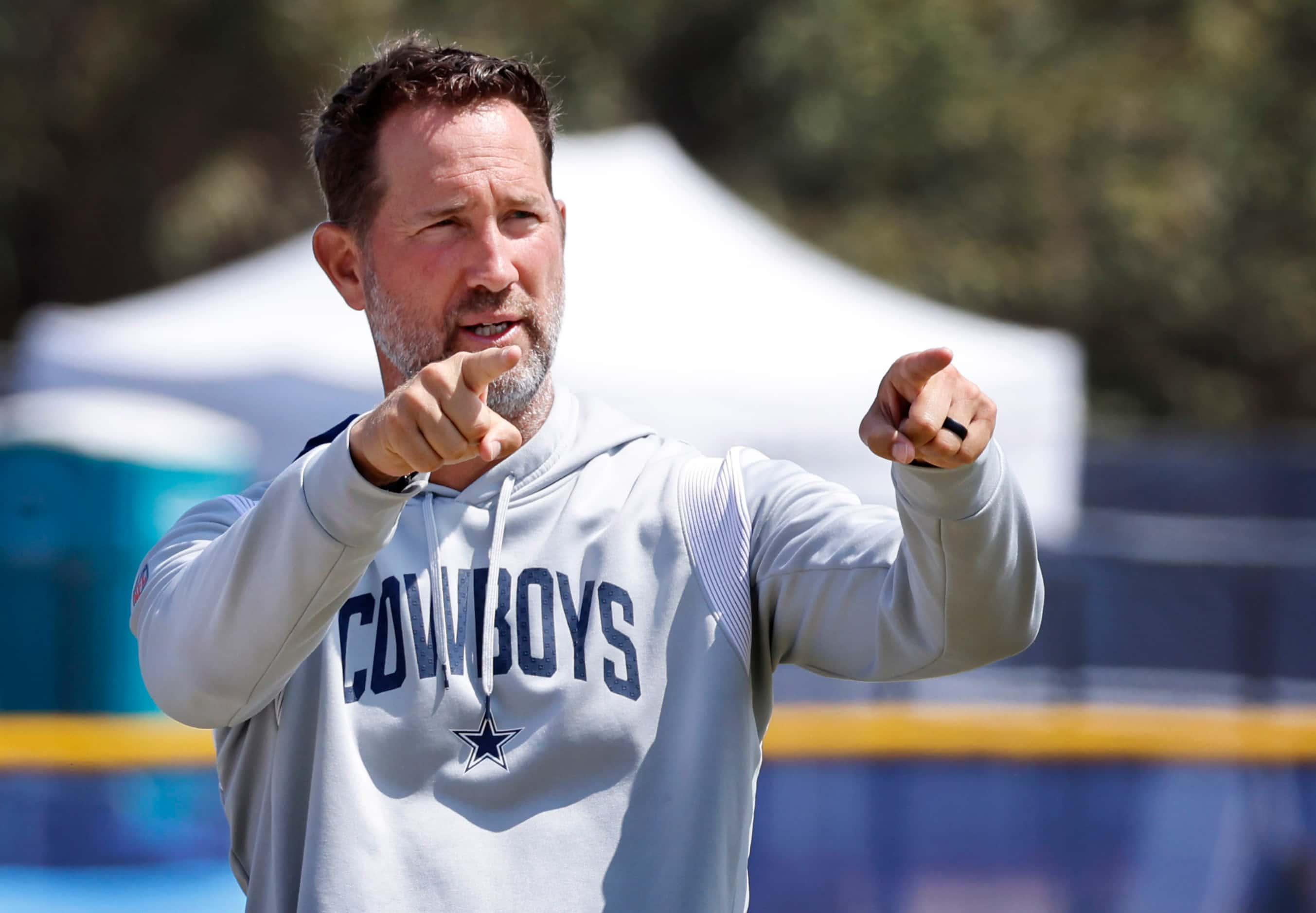 Dallas Cowboys offensive coordinator Brian Schottenheimer during a mock game walk thru at...